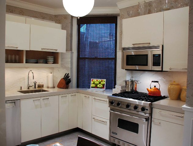 86th Street — Classic Apartment